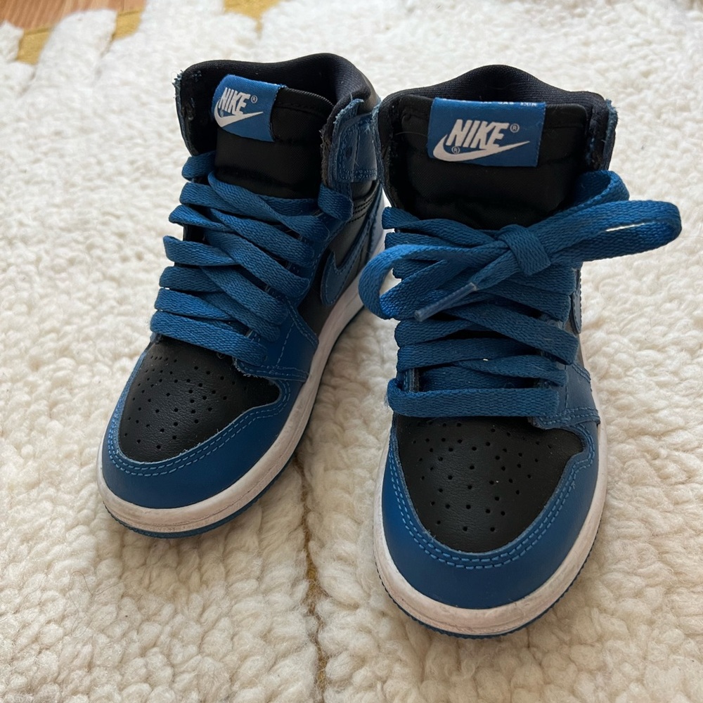 Kids Jordans 10.5 royal blue & black